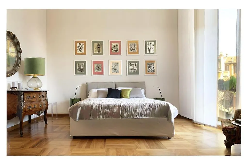 Elegant Apartment San Babila ,5 Minutes From Duomo Milano