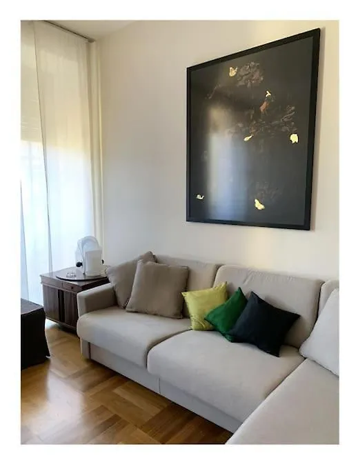 Elegant Apartment San Babila ,5 Minutes From Duomo Milano