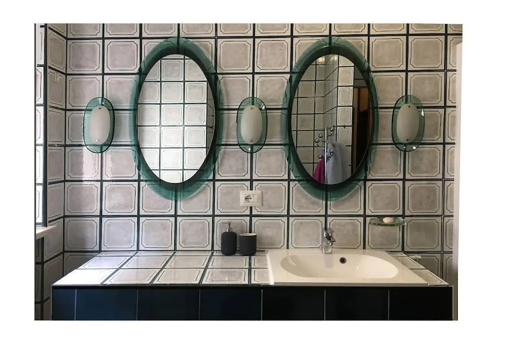 Elegant Apartment San Babila ,5 Minutes From Duomo Milano